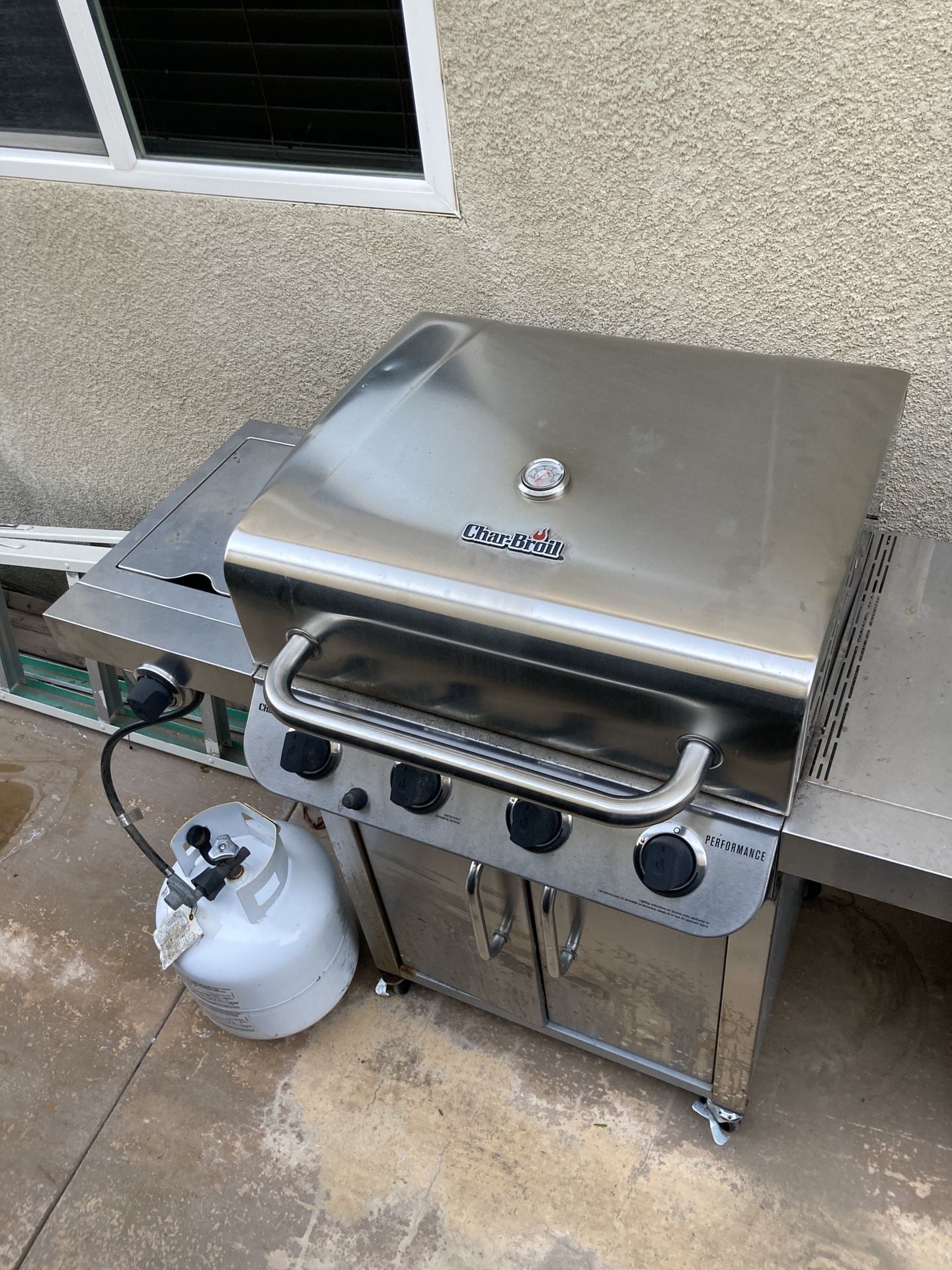 Char Broil Performance Series Silver 4 Burner Liquid Propane Gas