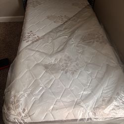 Twin mattress