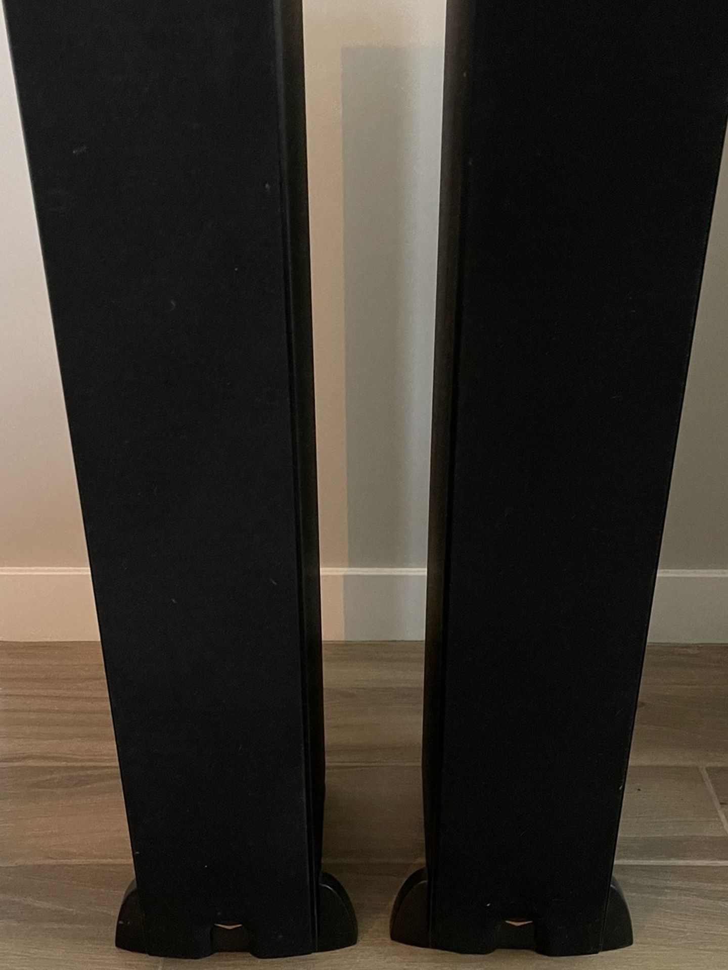 Klipsch R24F Tower Speakers for Sale in Queen Creek, AZ OfferUp