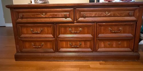 Dresser