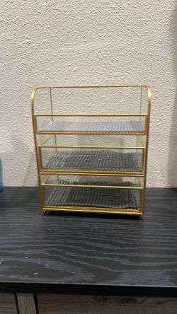 Makeup tray