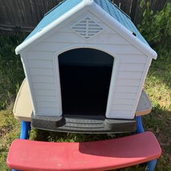 Dog House In Perfect Condition Like New $75 
