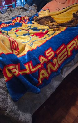 Yellow america fur blanket
