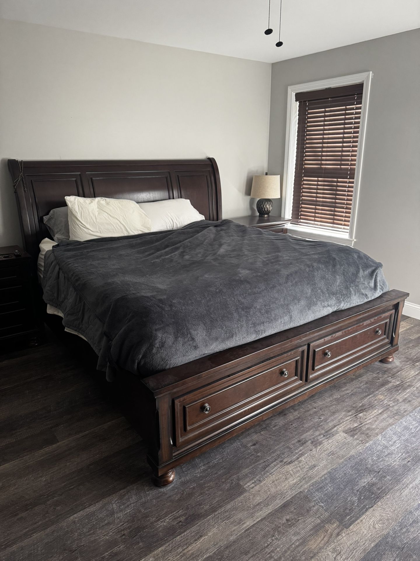 Complete Bedroom Set (King Size)