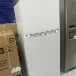 Apartment Size Fridge 17.6cu.ft Top Freezer Fridge 