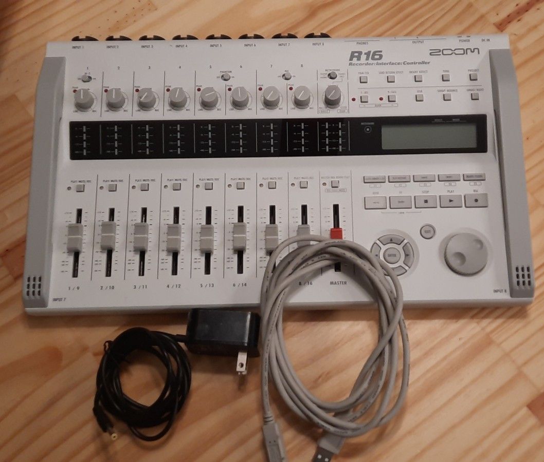 Zoom R16 Digtal Multitrack Recorder