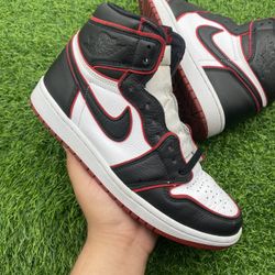 Jordan 1 “Bloodline” Size 9M