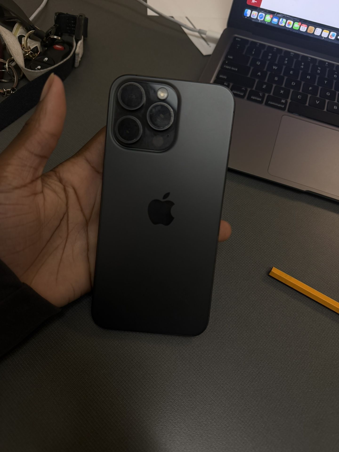 iPhone 15 Pro Max