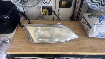 Used OEM 99 Lexus es300 headlight