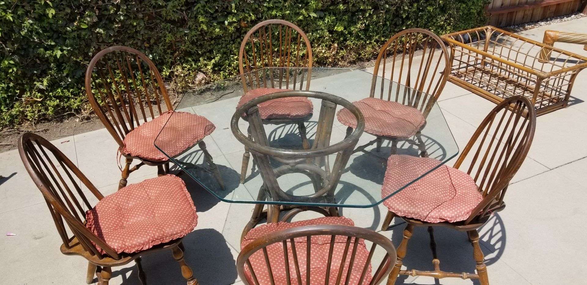 Breakfast Table & Chairs
