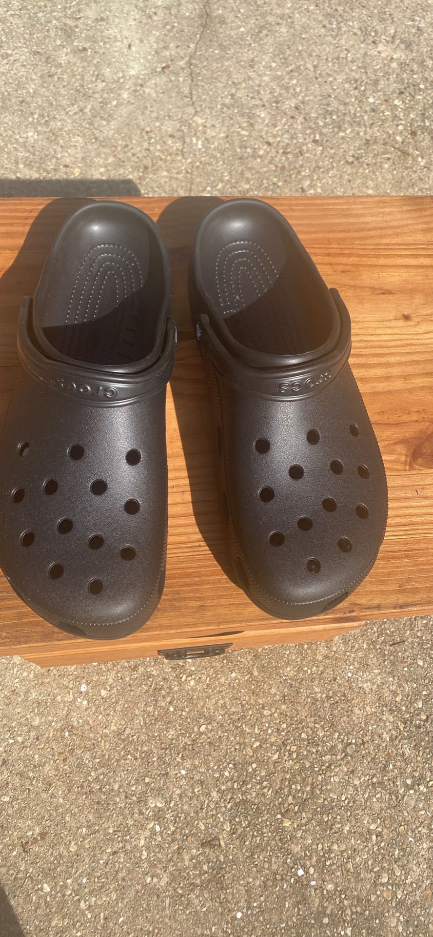 Size 17 Mens Crocs 
