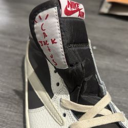 Jordan. 1 Low X Travis Scott Reverse mocha