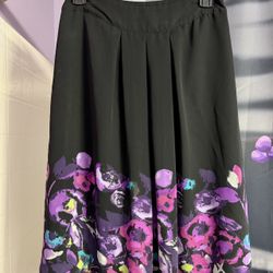 Black/Multi-Color Floral Zippered Skirt (size 4)