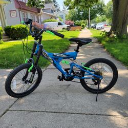 18"  AVIGO  SKRAMBLE  MOUNTAIN  BIKE 