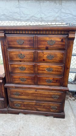 Upright dresser