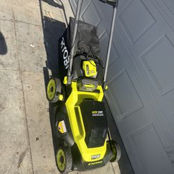 Lawnmower ryobi self propelled costumer return to Home Depot $170