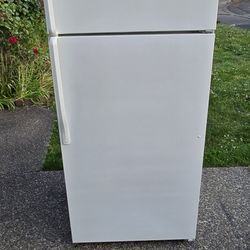 Whirlpool Fridge Size 28w 29d 66h) I Can Help You With Free Delivery Within 10 Miles Distance 