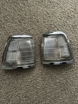 1990 Toyota Pickup 2wd Fenders & Corner Lights