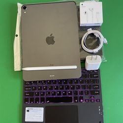 Apple IPad Pro 11” (Face ID / Liquid Retina  / latest iOS 18) 64GB with Keyboard case, stylus pen & Accessories (256GB $469) 