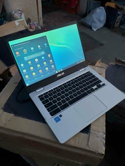 Limited edition Silver 14 inch 8GB ram 1000GB 2024 Chromobook type c Charger. NEW Conditions all works no Account no dents no cracks $260! Firm free d