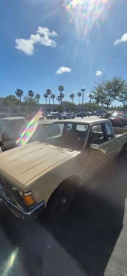 1984 Datsun 720 King cab Vintage Beige Compact Pickup Truck