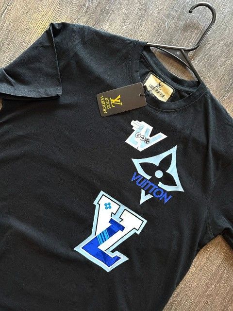 Designer Black Tshirts 💥All Sizes 💥Let Me Know Your Size 💥