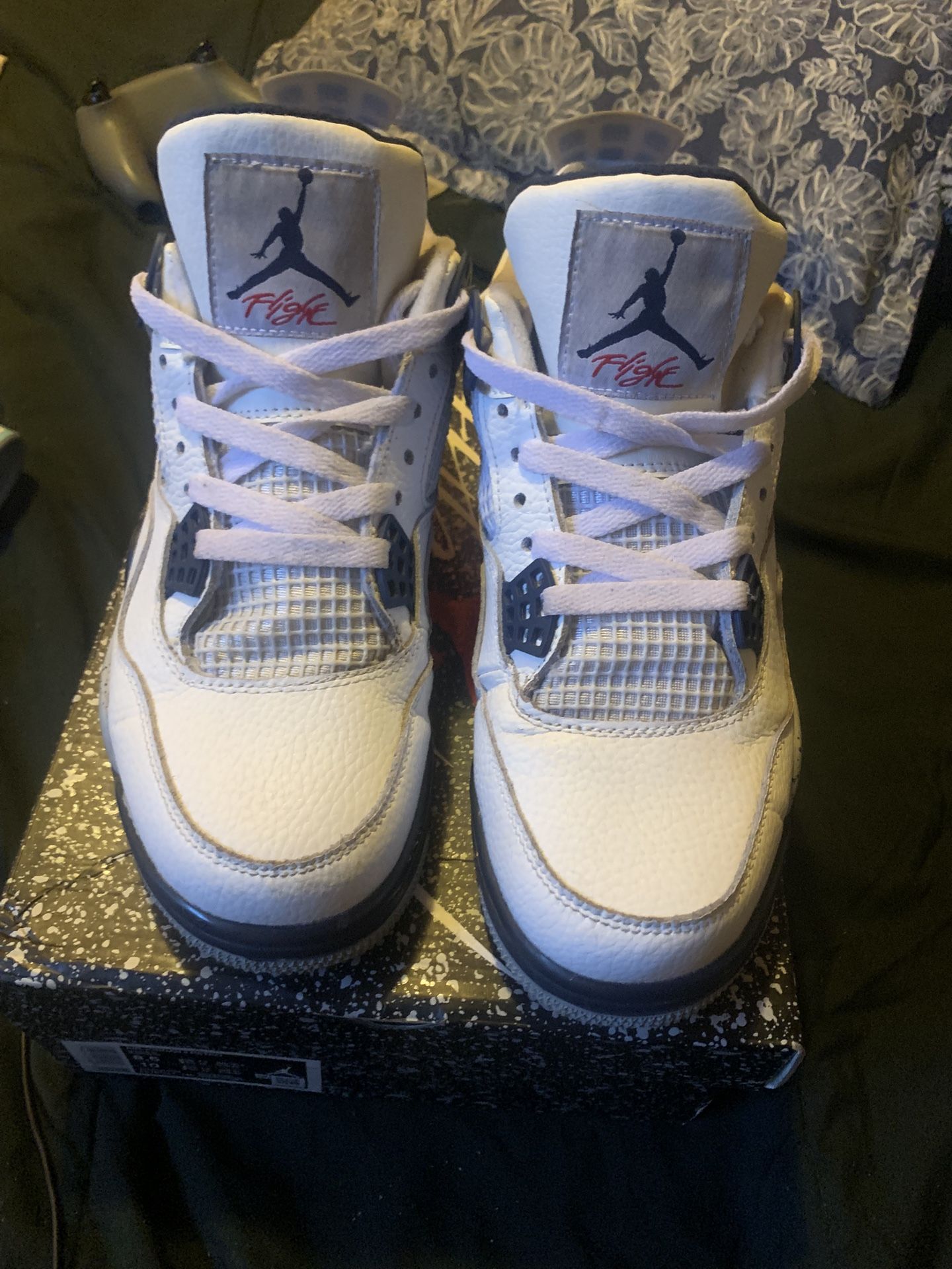 Jordan 4s Midnight Navy Size 8.5