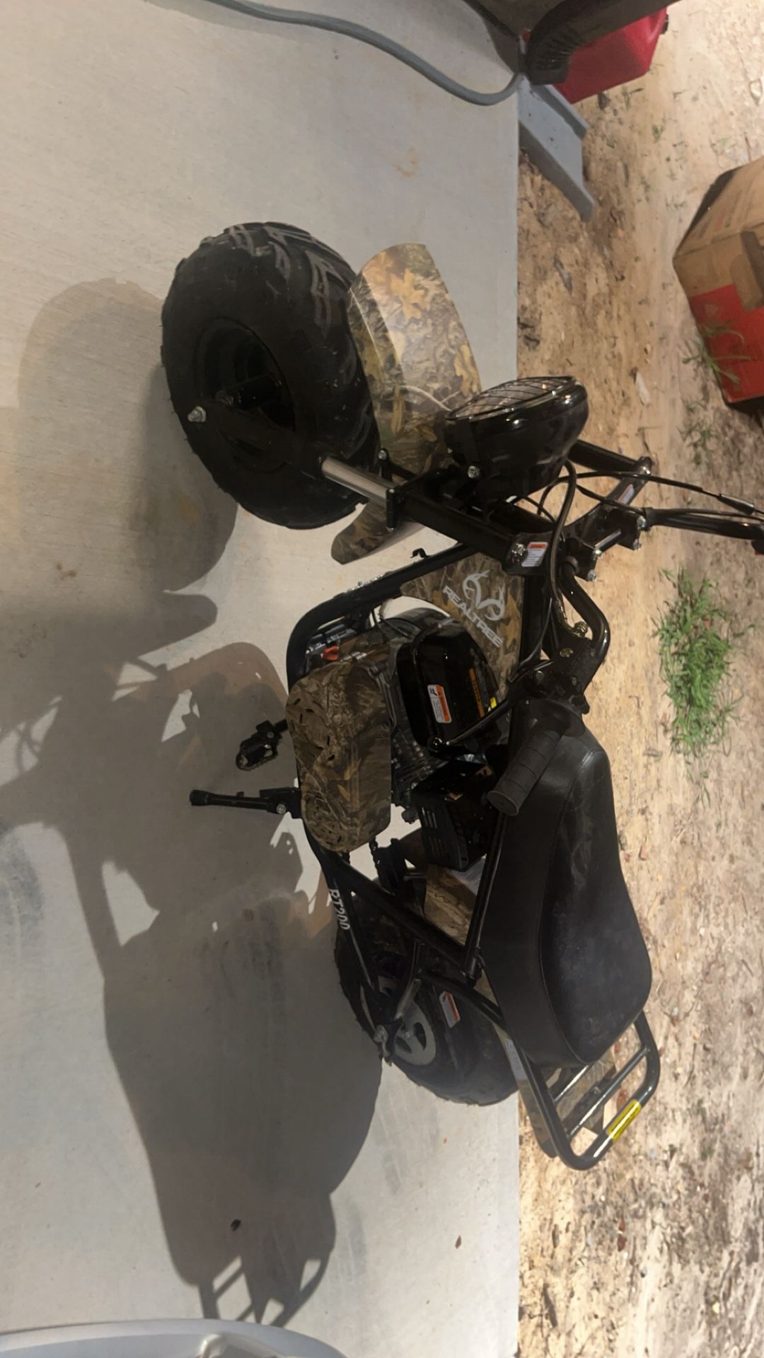 Realtree RT200 Gas Powered 196cc Camo Power Ride-On Mini Bike