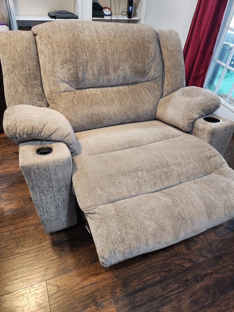 Parker Beige Recliner
- 300 OBO