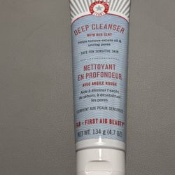 First Aid beauty Deep Cleanser