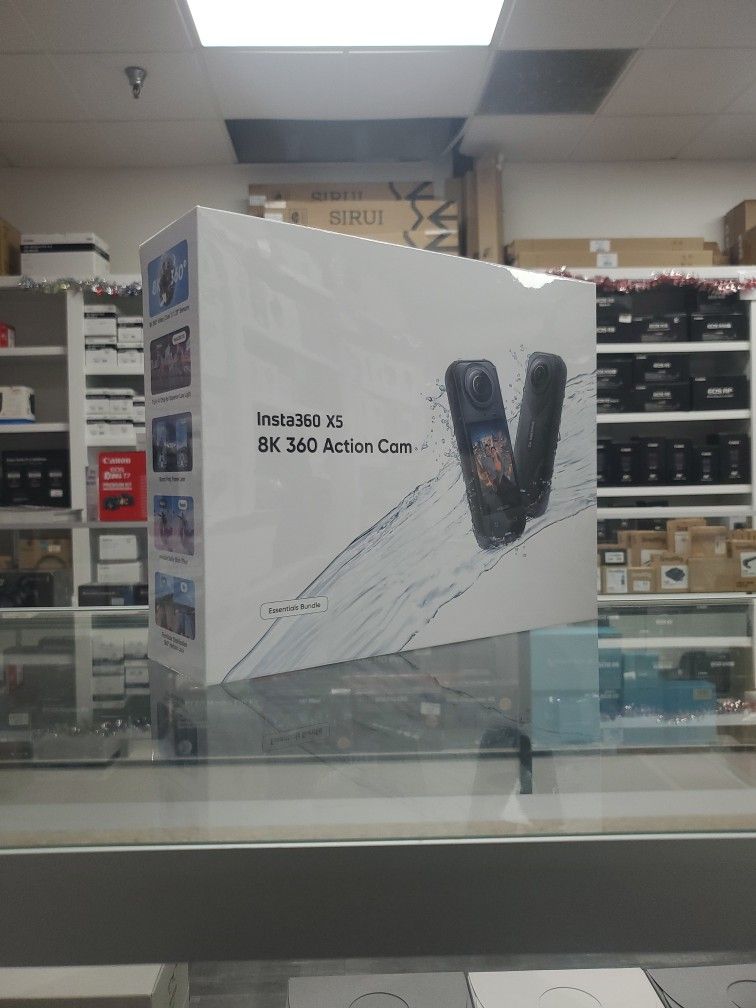 Insta360 X5 Essentials Bundle
