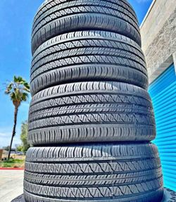255/45/19 Continental 📍📍 Vendo un set de llantas con 80% de vida las 4 📍🌟