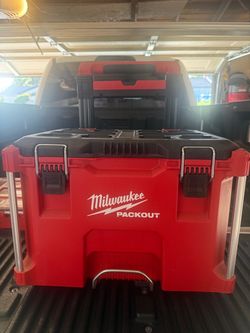 New Milwaukee PACKOUT 22 in. Rolling Modular Tool Box