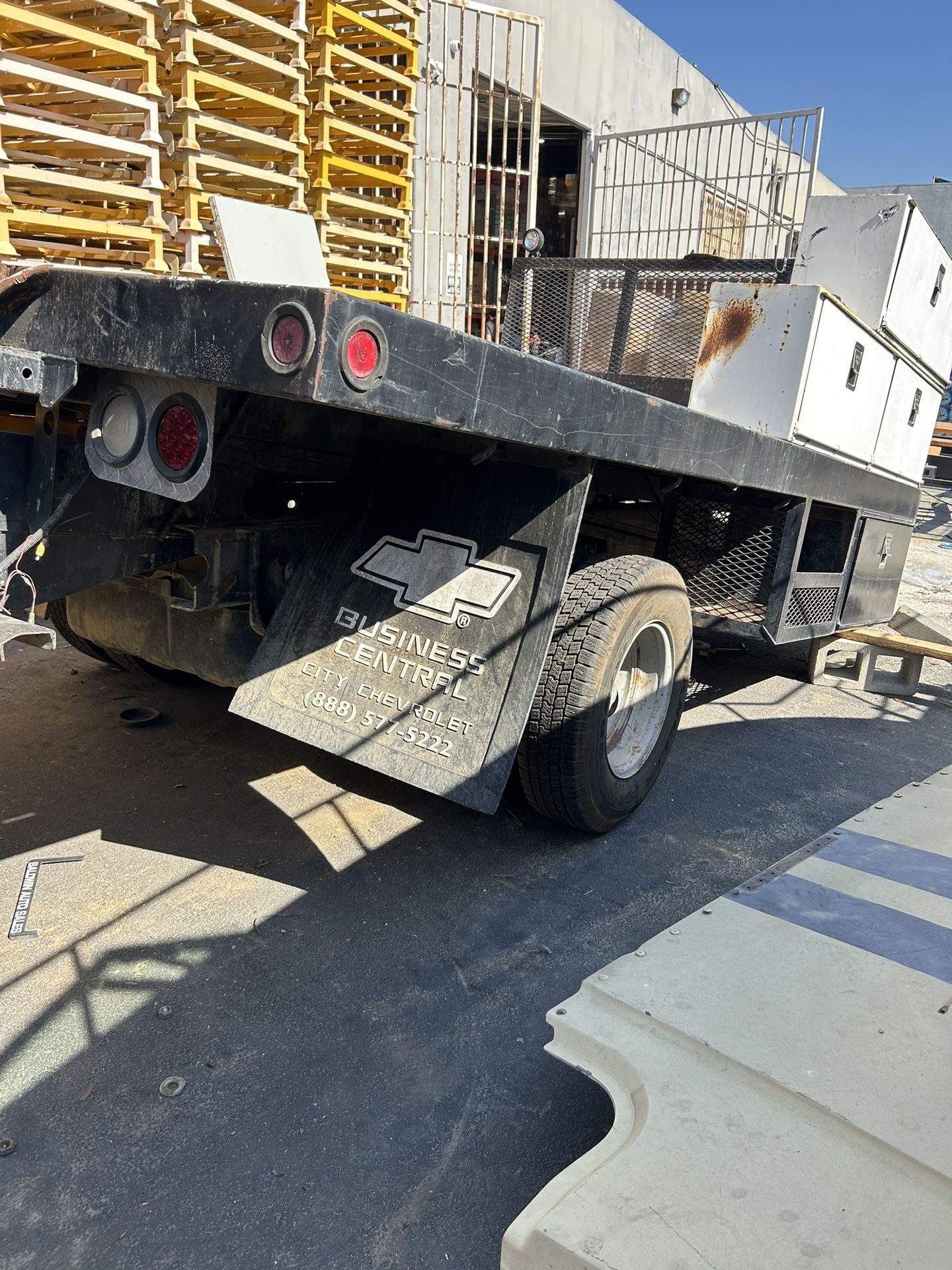 Rear End Chevy 3500 In Great Shape Parting Out