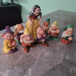 ZACCAGNINI, Walt Disney, ceramic figurine, snow white and the seven dwarfs. Buy Or Trade 