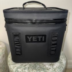 Yeti Hopper Flip 12