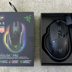 RAZER BASILISK V3 PRO Wireless Gaming Mouse + Mouse Dock Pro Bundle