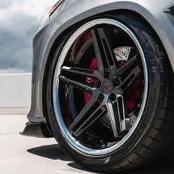 Ferradas Wheels 22x11 Square Set Up