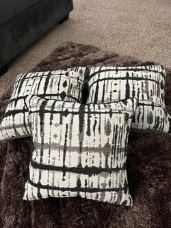 Three set matching, Pillows