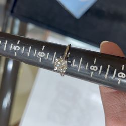 Ladies Solitaire Diamond Ring