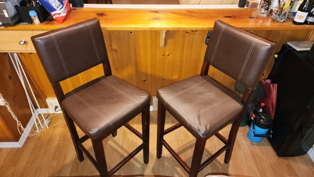 Set of 2 Bar Stools – Brown Faux Leather & Wood Frame