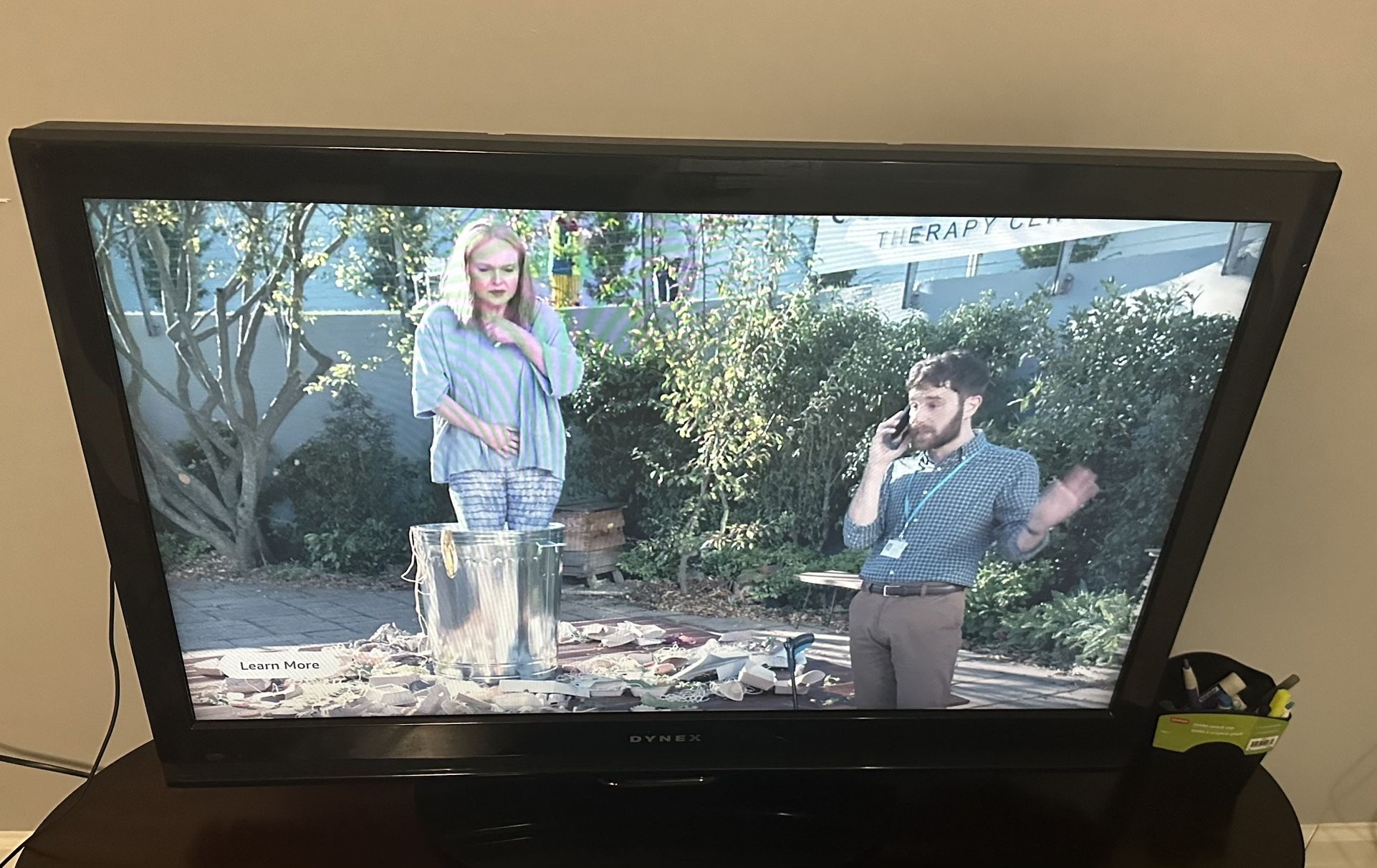 Dynex 37in TV