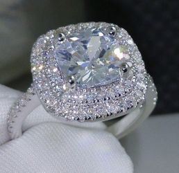 New 18 k white gold wedding ring set engagement ring
