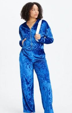 Fabletics Women’s blue Velour Track Suit