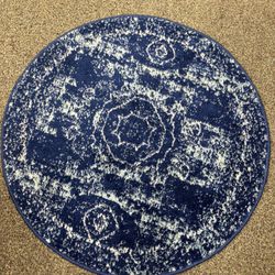 Loom Bexley Collection round area rug 