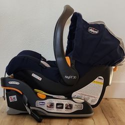 Chicco Keyfit 30 infant car seat and base