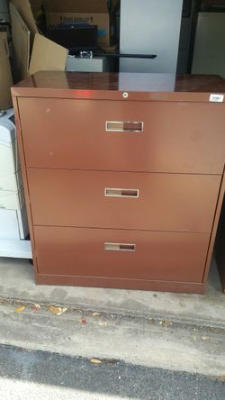 Steelcase 3 Drawer Lateral File Cabinet with KEY