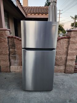 3MONTHS WARRANTY 30X30X66 FRIGIDAIRE FRIDGE 18CUFT SILVER