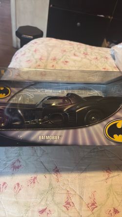batman car 1:18 scale