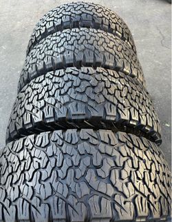 305 65 18 BFGOODRICH KO2 I'm selling this set of tires with 80% life left on all 4